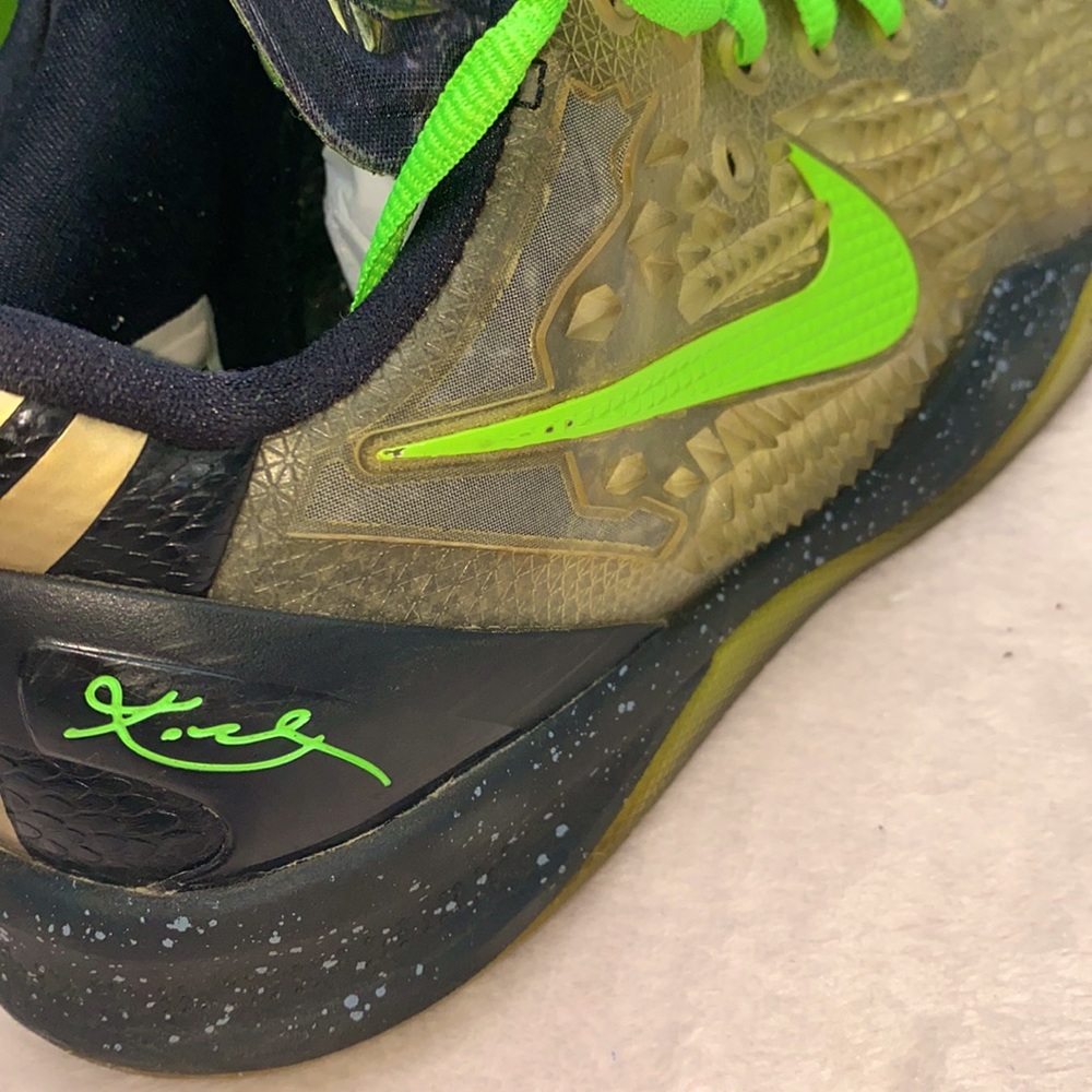 Nike Kobe 8 SS Christmas 2013 - Picture 7 of 13